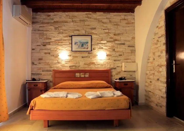 Naxos Holidays Отель Naxos City