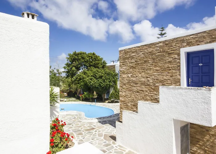 Naxos Holidays Отель