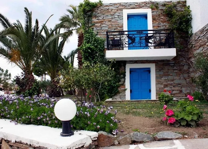 Отель Naxos Holidays 3*