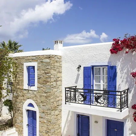 فندق Naxos Holidays 3*
