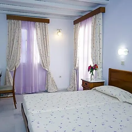 Ξενοδοχείο Naxos Holidays 3*