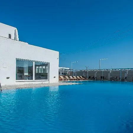 Naxos Holidays מלון