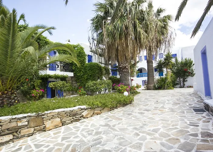 纳克索斯假日酒店