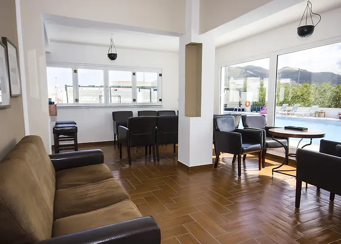 纳克索斯假日酒店 酒店