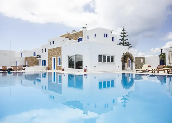 纳克索斯假日酒店 3* Naxos City