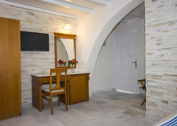 纳克索斯假日酒店 Naxos City