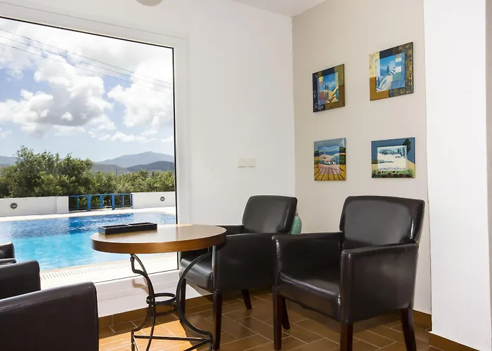 纳克索斯假日酒店 Naxos City