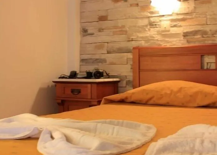 Naxos Holidays מלון Naxos City