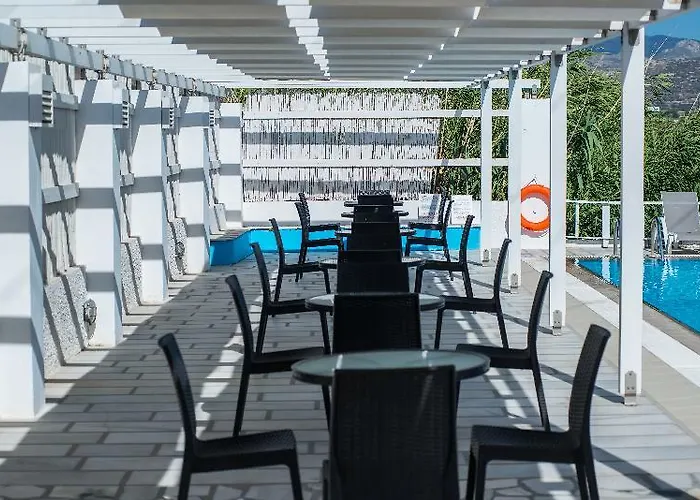 纳克索斯假日酒店 酒店 Naxos City